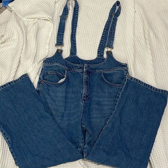 ASOS- 34. Overalls - Picture 1 of 7